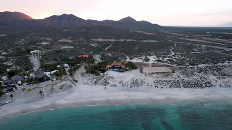 Foto-De-Drone-Orbital-De-La-Playa-De-Ensenada-De-Los-Muertos-En-México