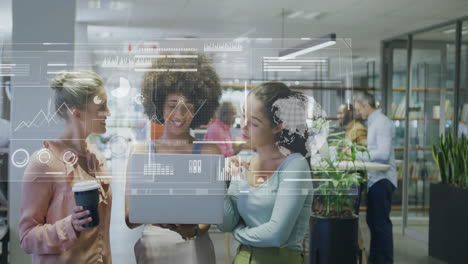 animación del procesamiento de datos digitales sobre diversas personas de negocios en la oficina