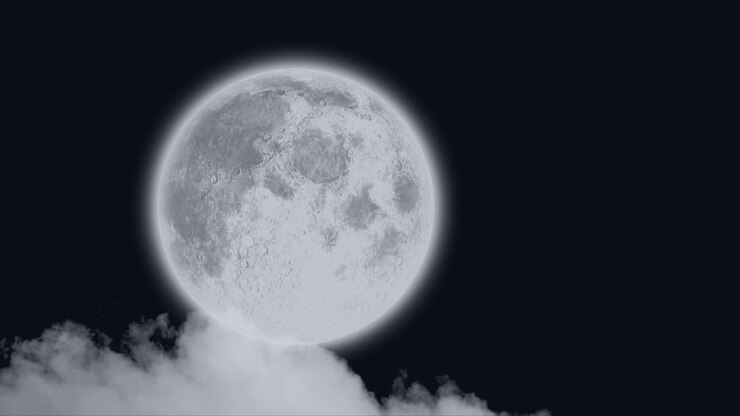 Lua cheia e nuvens
