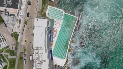 Bondi-Beach,-Australien,-Ein-Ikonisches-Reiseziel-An-Der-Küste