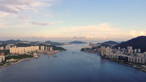 Hong-Kong-Bay-Und-Skyline-An-Einem-Schönen-Tag,-Luftbild