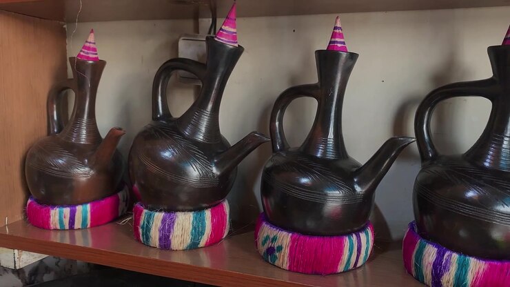 Ethiopian Coffee Jabana, clay pot for brewing coffee