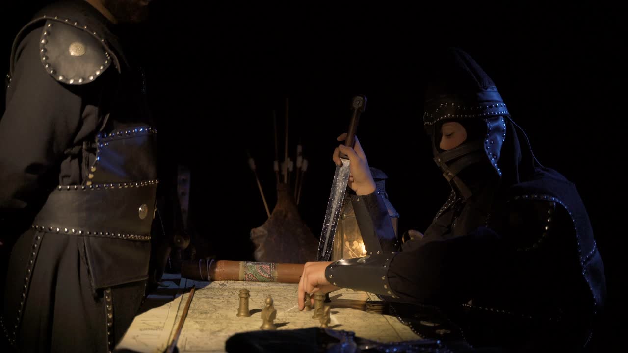 역사적인 전쟁 의상입니다.