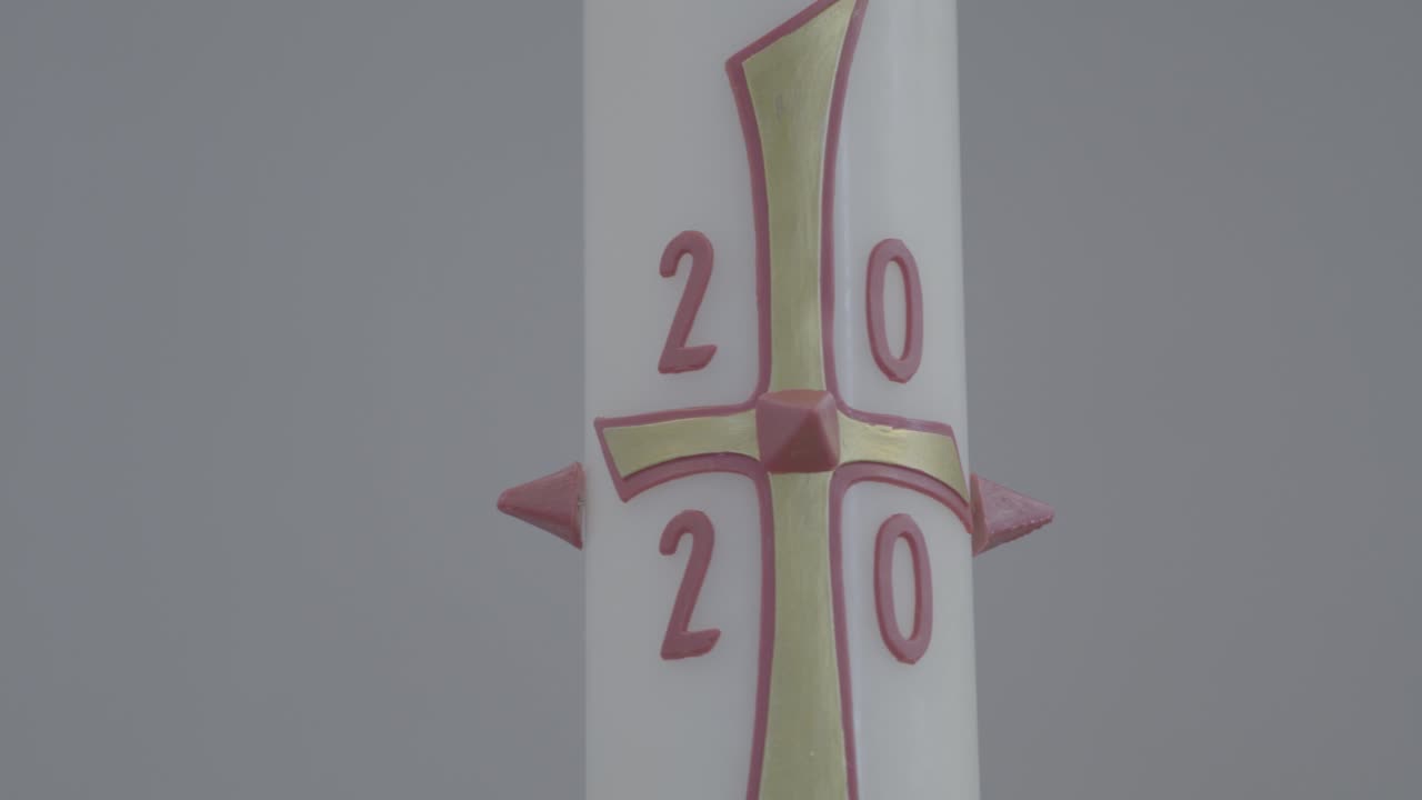 Easter candle 2020, camera pan from left to right