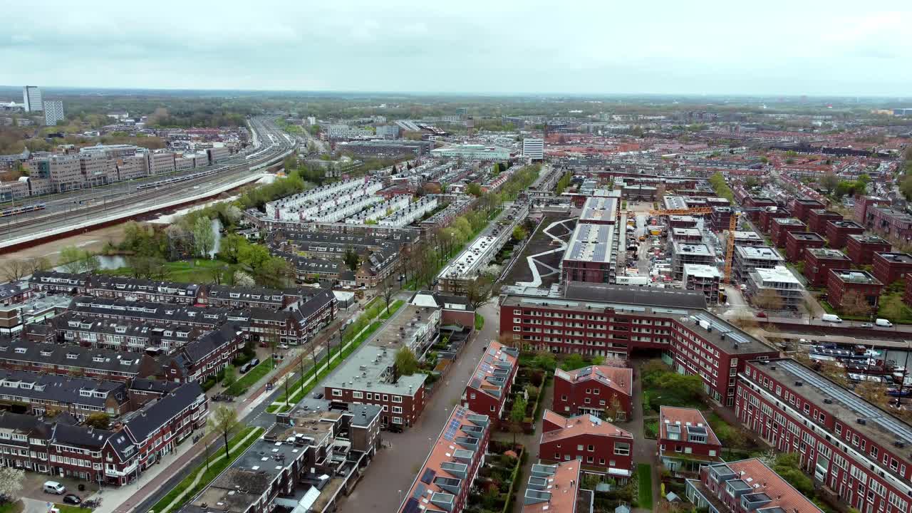 взгляд с воздуха на здания в утрехте, нидерланды