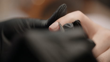 procedimiento de cuidado de las uñas
