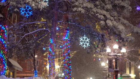 Holiday-lights-decoration-in-Boulder-downtown