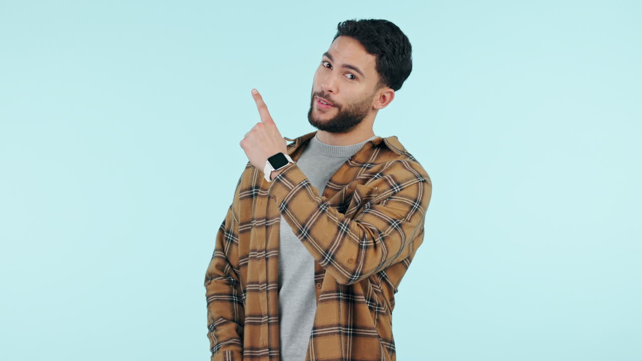 malo, la elección y el hombre señalando para rechazar la lista