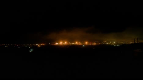 lapso de tiempo nocturno en el aeropuerto de tenerife norte cerca de la laguna en tenerife, islas canarias