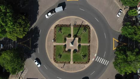 Franklin,-Tennessee-downtown-public-square-with-cars-moving-with-drone-video-above