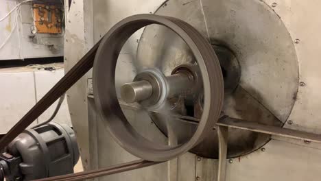 wheel and motor used to operate a large hvac unit to move air