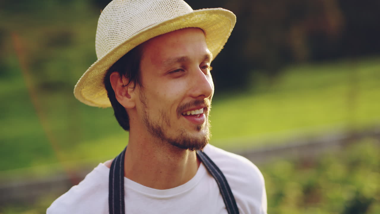 농장의  ⁇ 새를 맡고