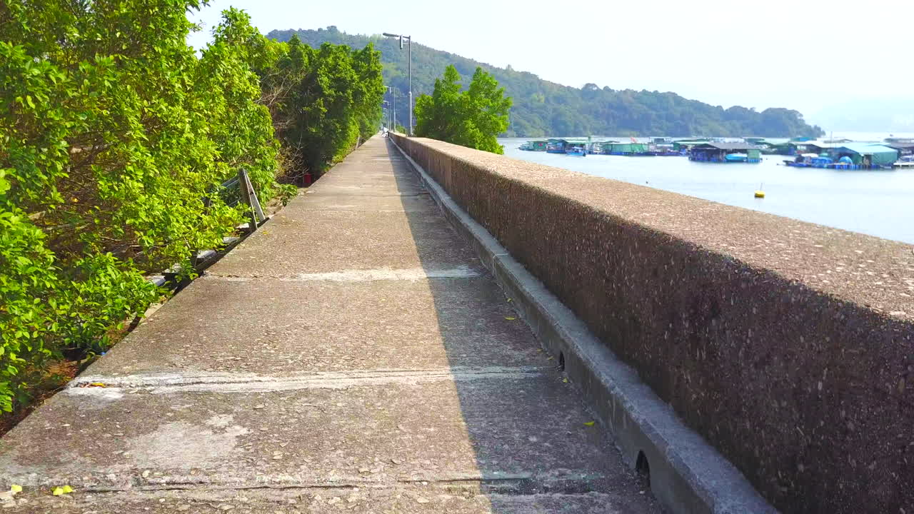 드론이 슈엔완 태풍 피난처에 착륙