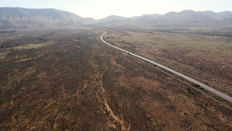 Drone-Aéreo-Paisaje-Vista-De-Port-Augusta-Interior-Flinders-Ranges-Mountain-Hills-Paisaje-Viaje-Turismo-Adelaida-Sur-De-Australia-4k