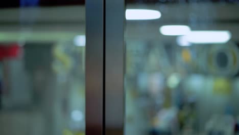 elevator with transparent doors in the shopping center