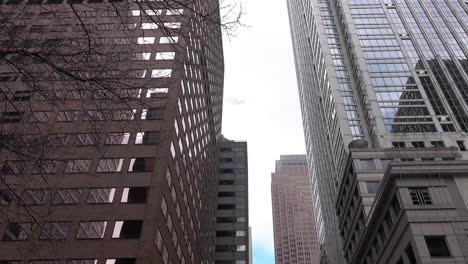 Skyscrapers-looming-over-Market-Street-in-Philadelphia