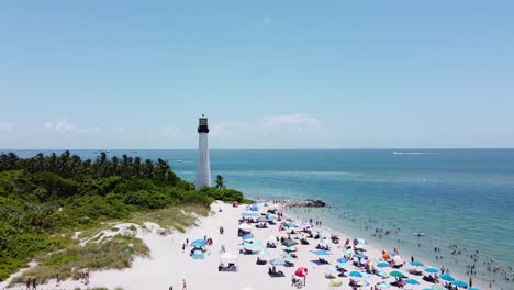 Bill-Baggs-Cape-Florida-State-Park-Beach-and-historic-lighthouse