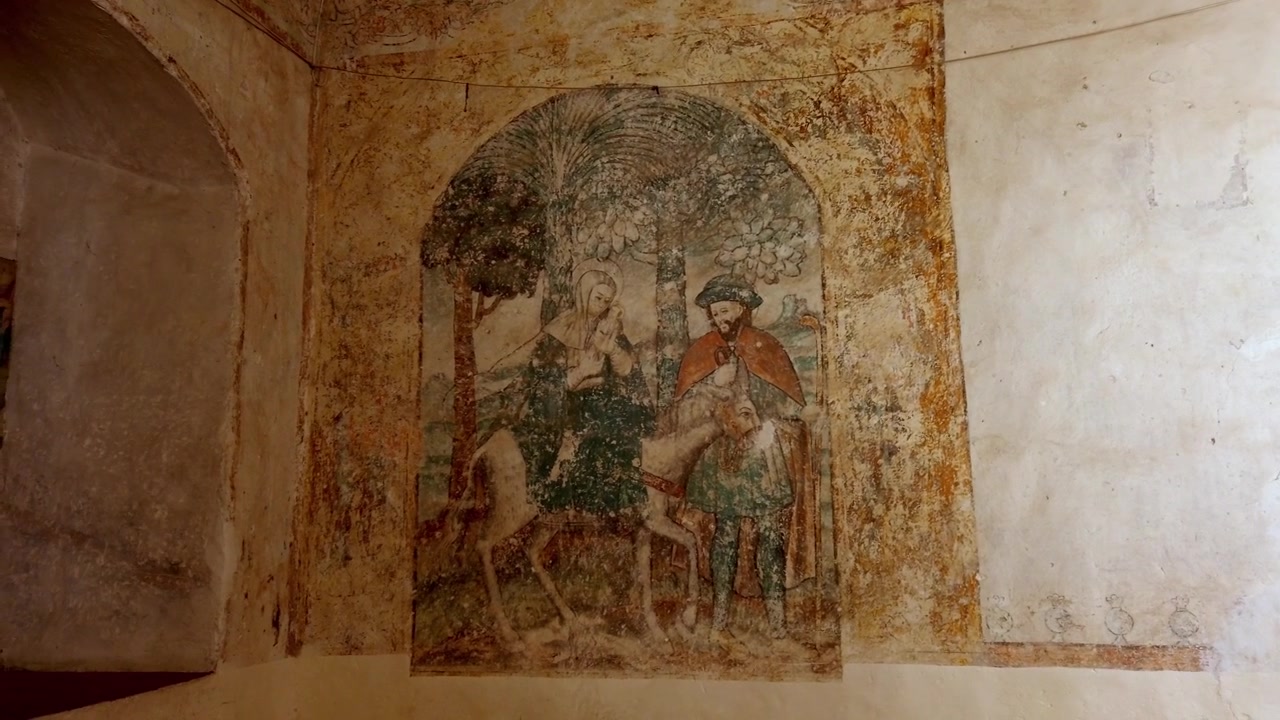 Affresco murale storico conservato all'interno di un antico edificio coloniale in Messico, caratterizzato da opere d'arte antiche, patrimonio culturale e interni architettonici tradizionali