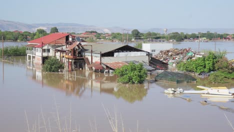 Las-Inundaciones-Causan-Casa-Sumergida-En-Agua-Grecia-Tesalia-Septiembre-De-2023