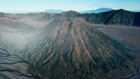 Mount-Batok-inside-Tengger-Caldera:-volcano-moonscape-landscape