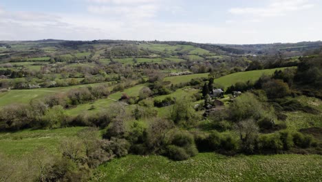 Luftaufnahmen-Auf-Dem-Land-Im-Südosten-Von-Cheltenham,-Frühlingssaison