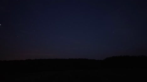 Lapso-De-Tiempo-De-Movimiento-Del-Cielo-Nocturno-En-El-Campo