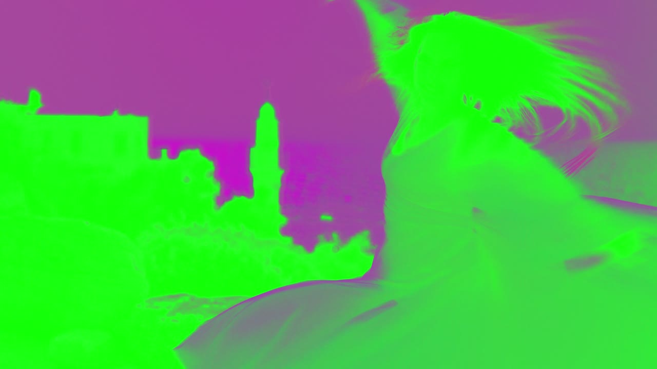 sufi girando com um vestido fofo rosa e verde