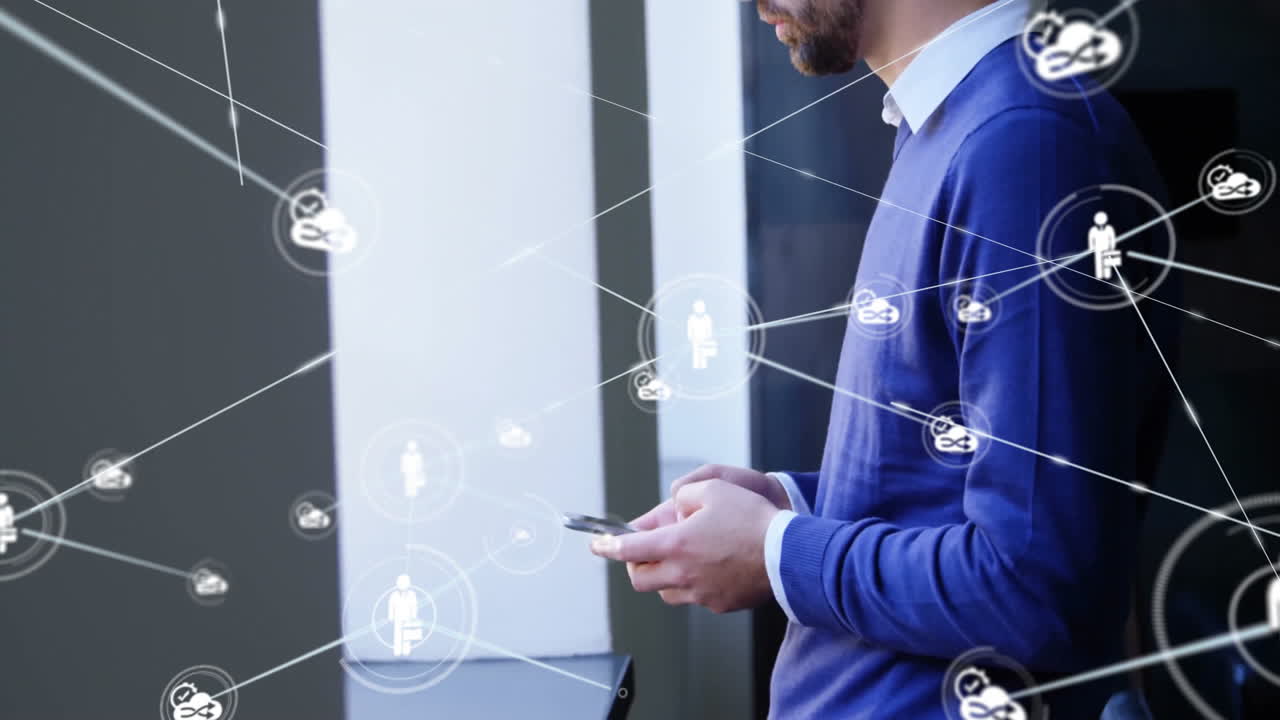 animación de la red de conexiones con iconos sobre empresario caucásico usando un teléfono inteligente