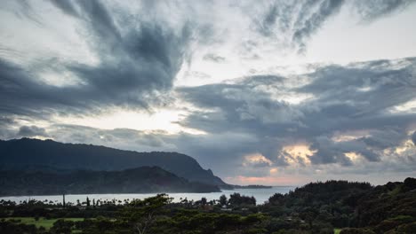 Time-Lapse-of-Hanalei-Bay-Lookout,-at-sunset-Kauai,-USA