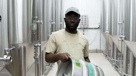 Man-posing-in-the-factory