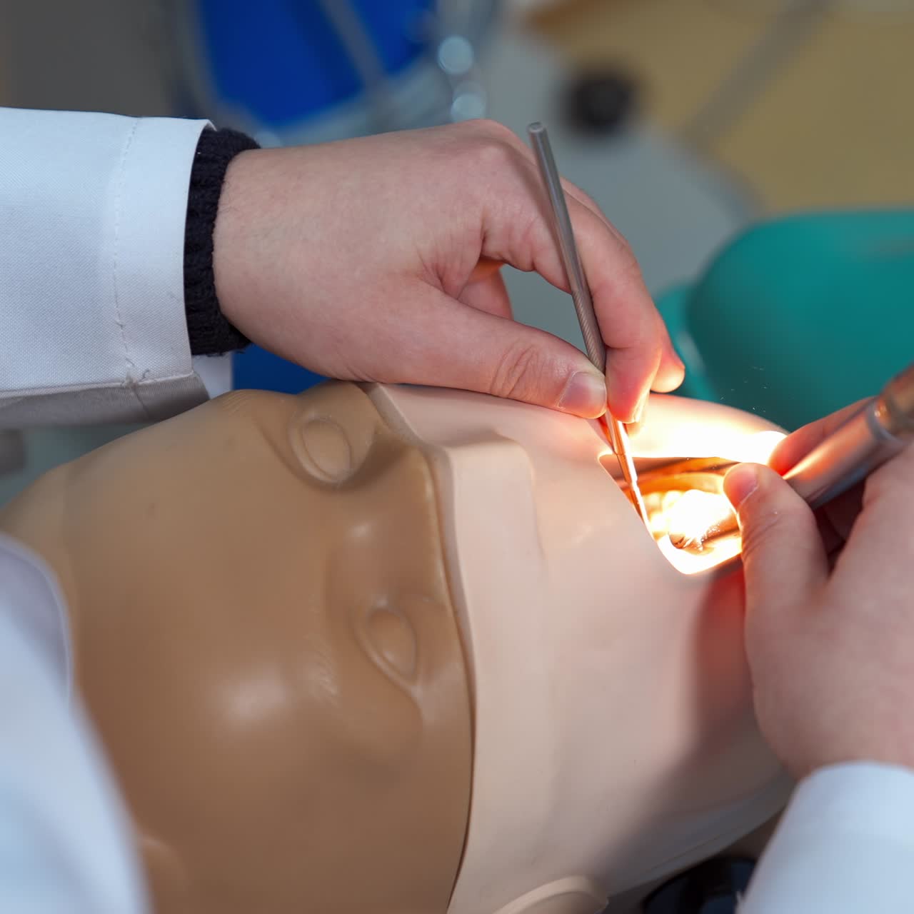 Dental practical exercising with dummy