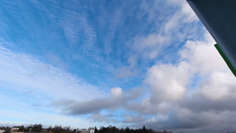 lapso de tiempo hermosas nubes en el cielo azul
