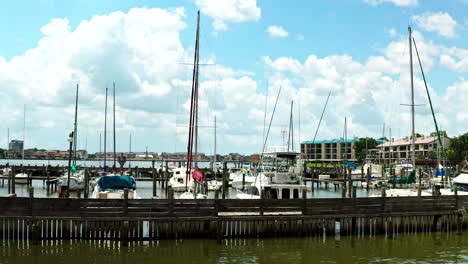 Ein-Blick-Auf-Den-Hafen-In-Nassau-Bay,-Texas