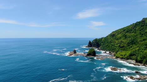 Paradiesische-Javanische-Küste-In-Der-Nähe-Von-Wonosari,-Indonesien,-Luftpanorama-Am-Meer