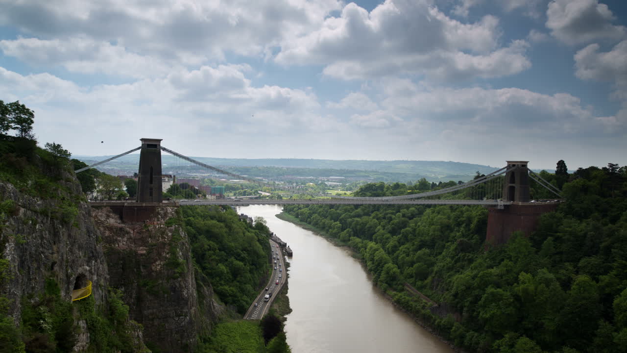 클리프톤 브리지 00