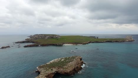 Aerial-wide-shot-of-the-Isla-Larga,-Marietas-Islands,-Nayarit,-Mexico