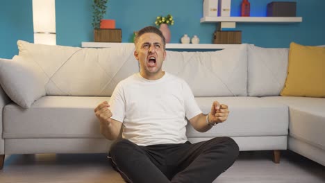 el hombre que grita está llorando. histeria.