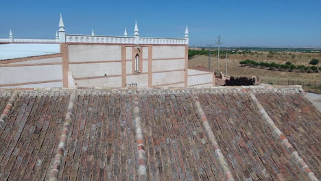 Bodega-Gotica-Es-Una-Empresa-Familiar-Que-Lleva-Varias-Generaciones-Produciendo-Uva-En-El-Municipio-De-Rueda