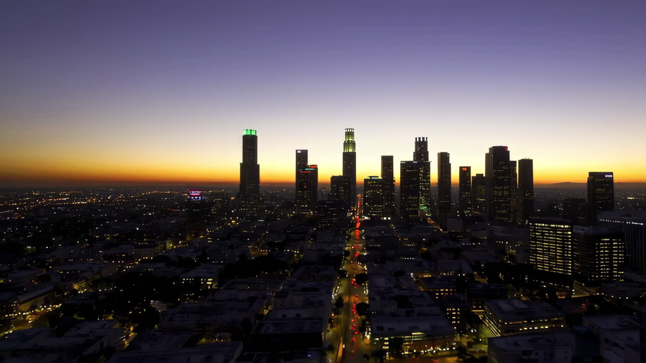 Skyline di Los Angeles all'alba/tramonto