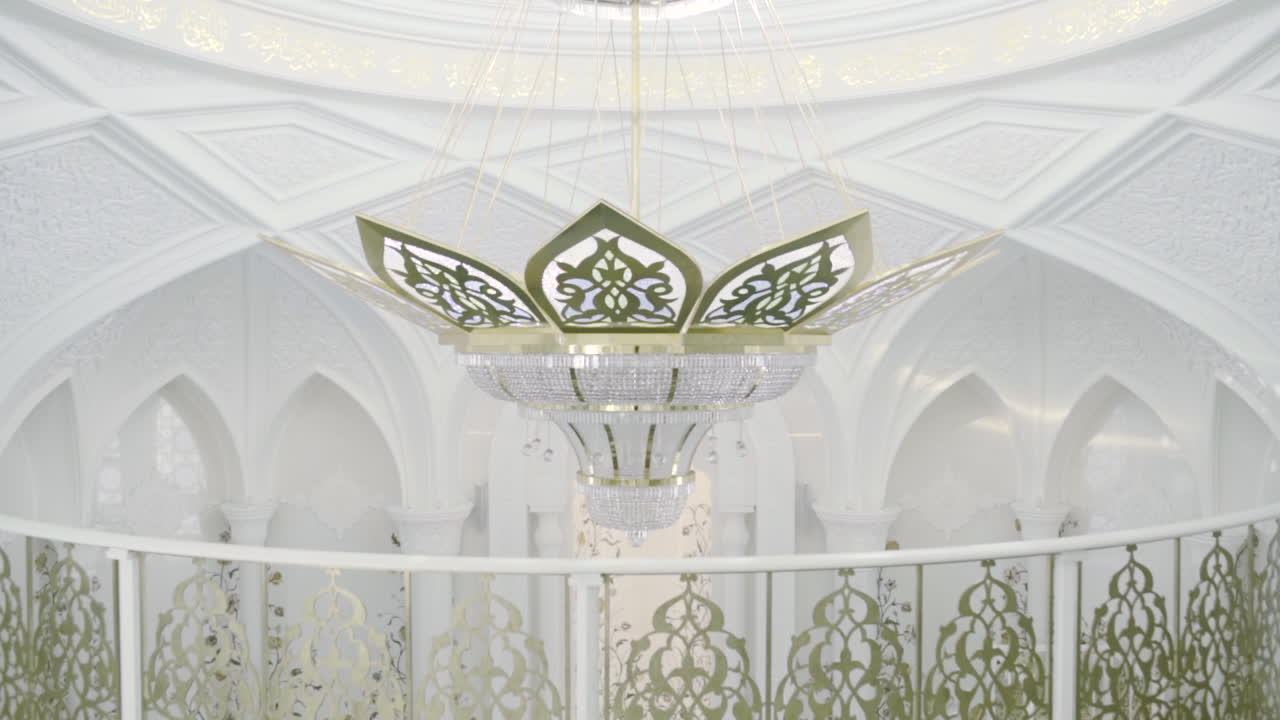 Splendido interno di una moschea moderna