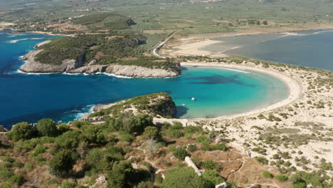 Hufeisenförmiger-Voidokilia-Strand-Von-Nestors-Höhle-In-Messinia,-Peloponnes,-Griechenland