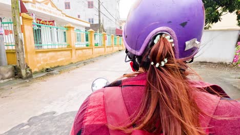 explorando las pintorescas carreteras de hanoi en motocicleta