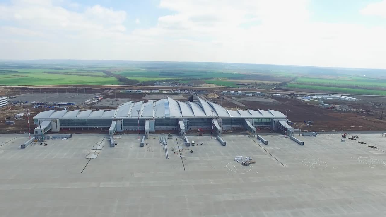 nueva terminal de aeropuerto en construcción