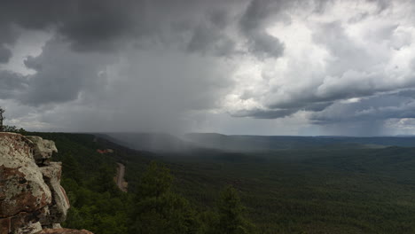 lapso de tiempo de una tormenta monzónica desde el borde de mogollon en payson, arizona