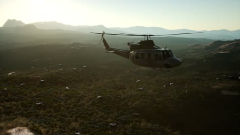 helicóptero militar de los estados unidos en vietnam.