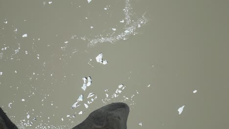 아이슬란드의 바트나요쿨 국립공원 (vatnajökull national park) 에 있는 빙하 연못의 얼음과 빙산.
