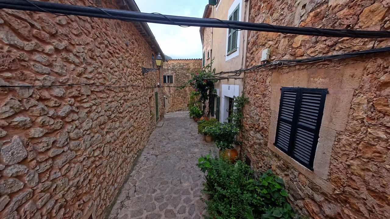 Valldemossa, una città molto popolare a Maiorca, Spagna