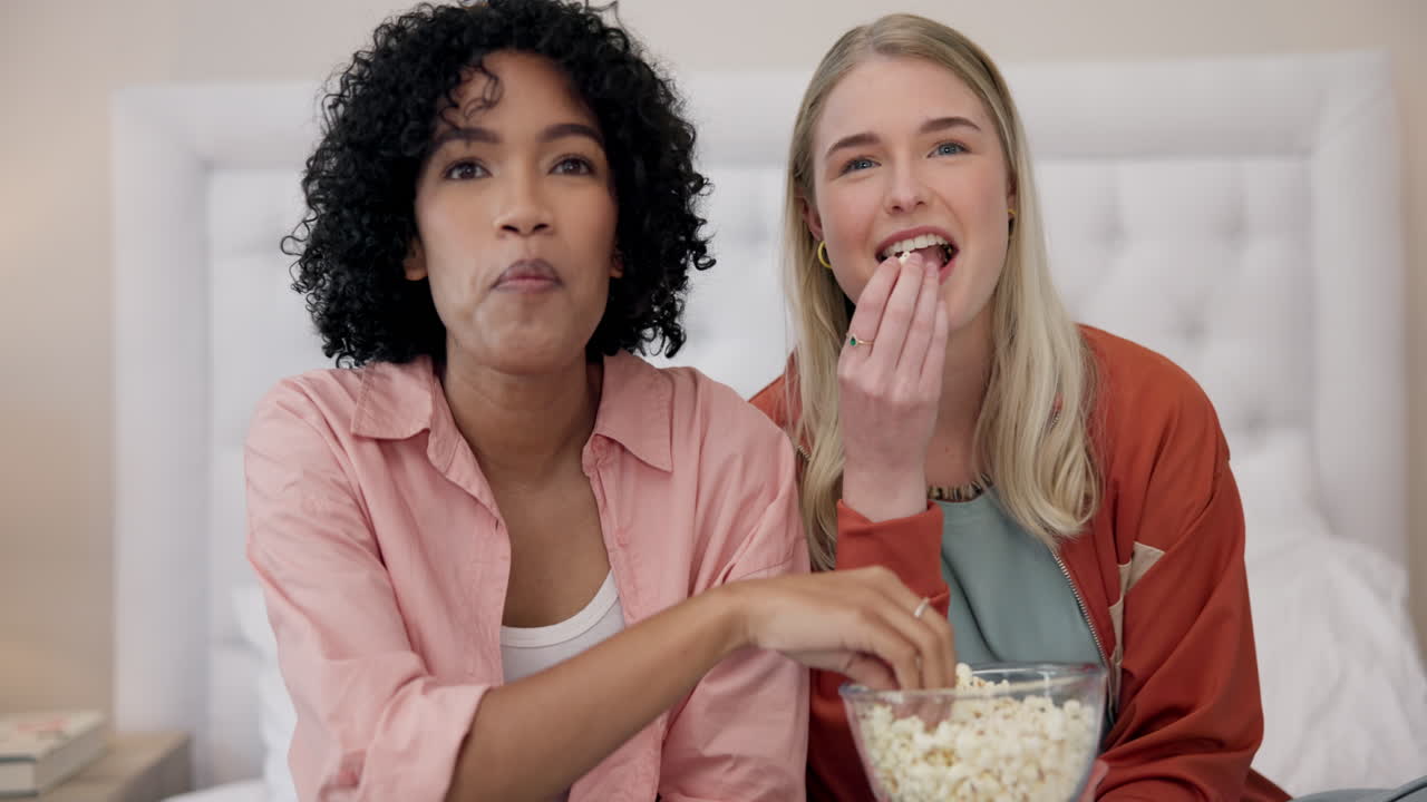 텔레비전, 행복하고 침대에 여자 친구