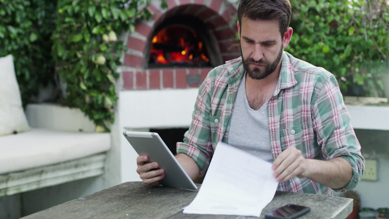 trabajando horas extras.