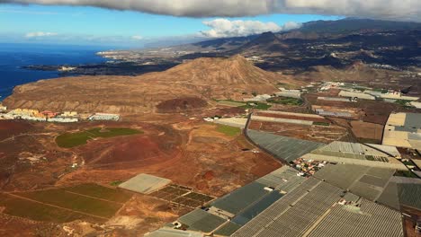 plantación de campos de cultivo de tenerife aérea desde un avión, al sur de las islas canarias